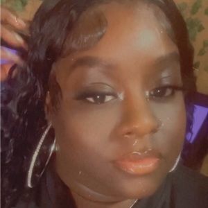 Meet your Posher, Lakeisha